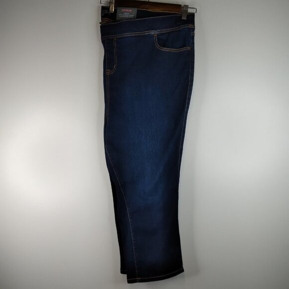 Torrid High Rise Cropped Lean Jean Super Soft Dark Wash Size 5X. NWT - Picture 3 of 13